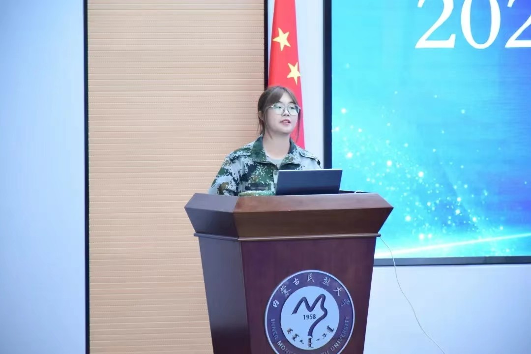 新生代表发言.JPG
