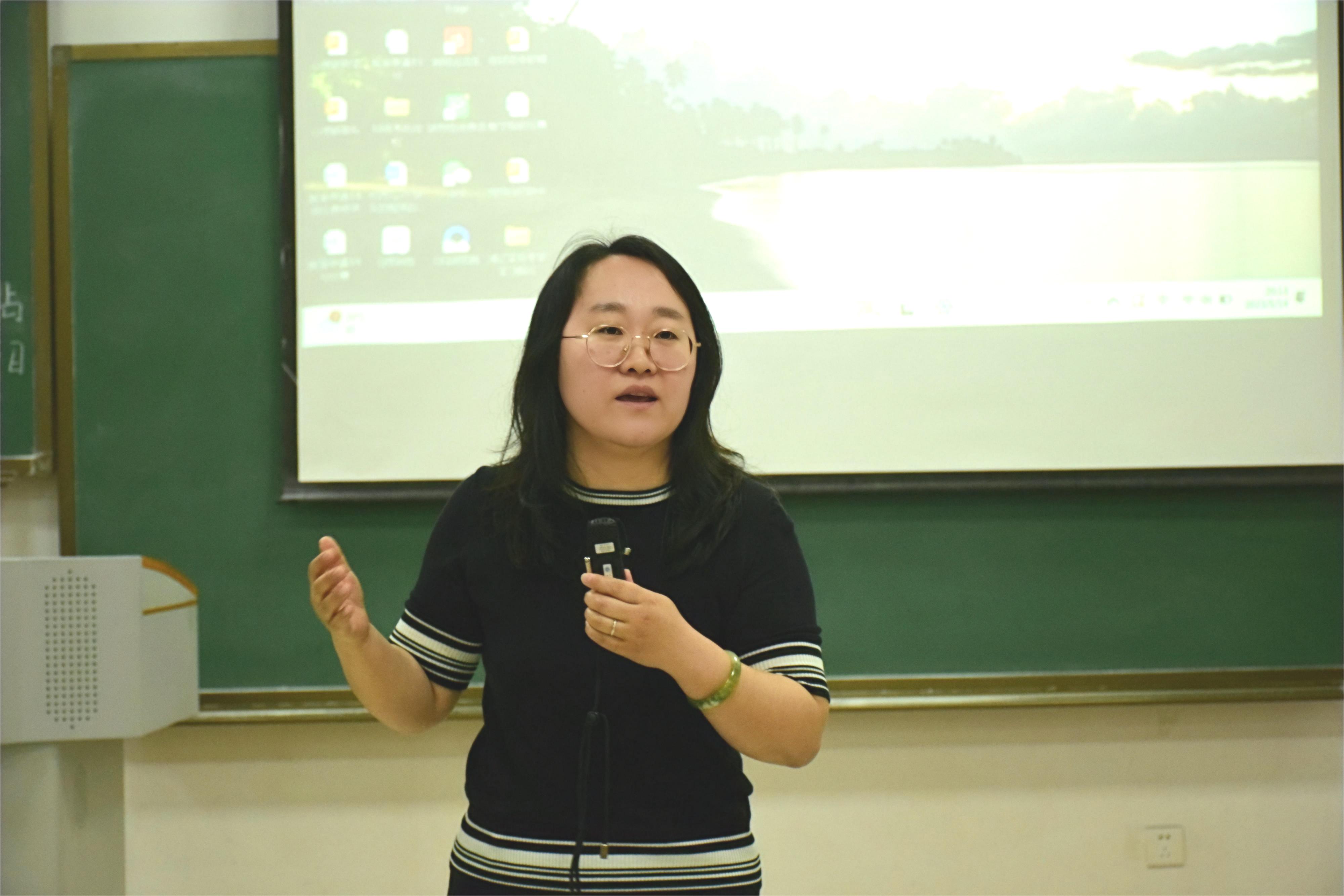 评委老师点评1.JPG