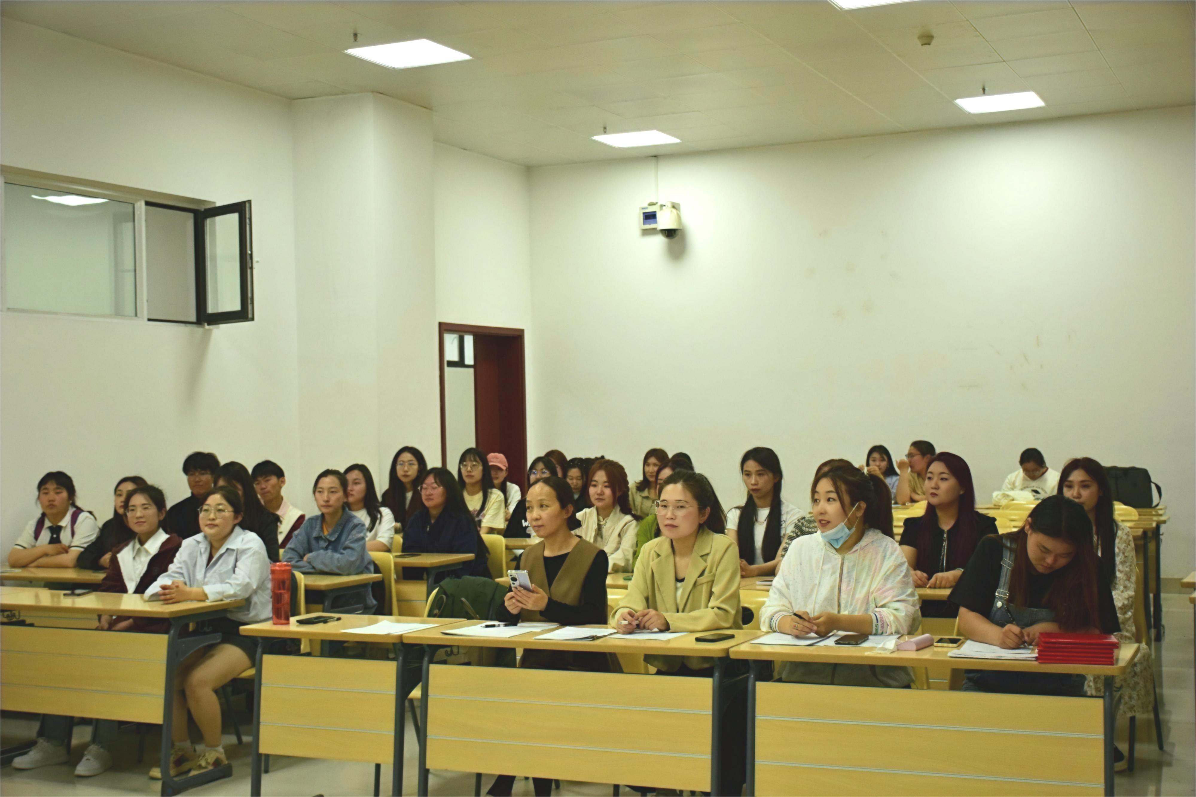 评委老师点评2.JPG